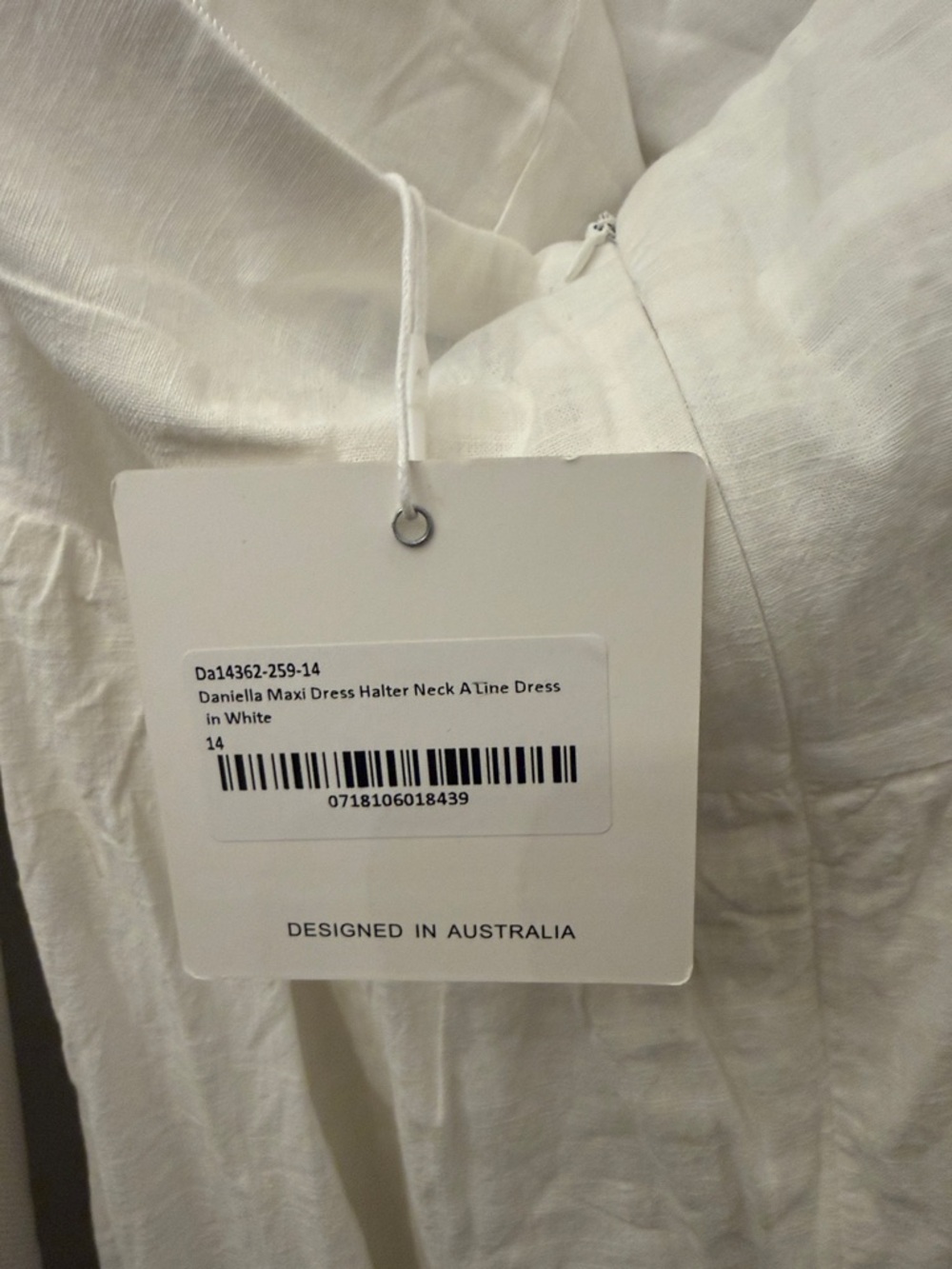 Showpo DANIELLA MAXI DRESS
Halter Neck A Line Dress In White NWT size 10 - Picture 6 of 7